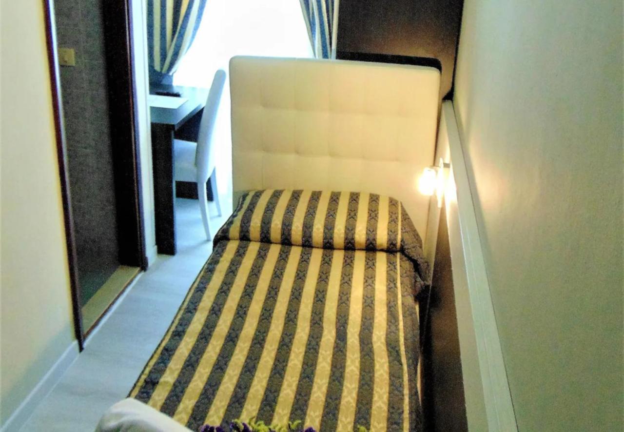 Hotel Columbus Caorle Exterior photo
