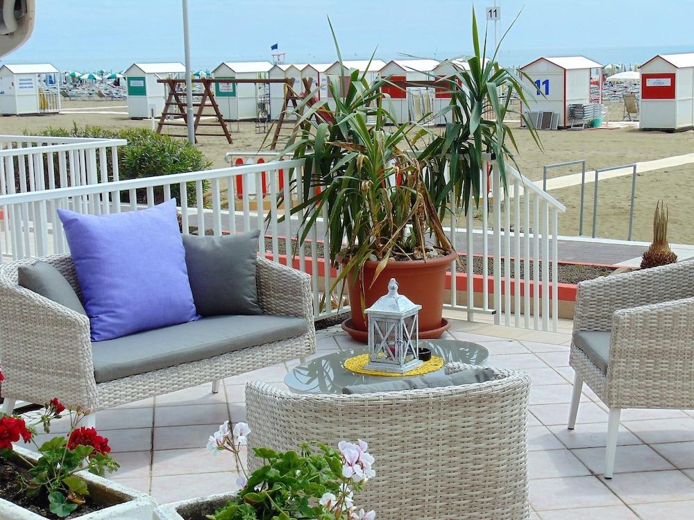 Hotel Columbus Caorle Exterior photo