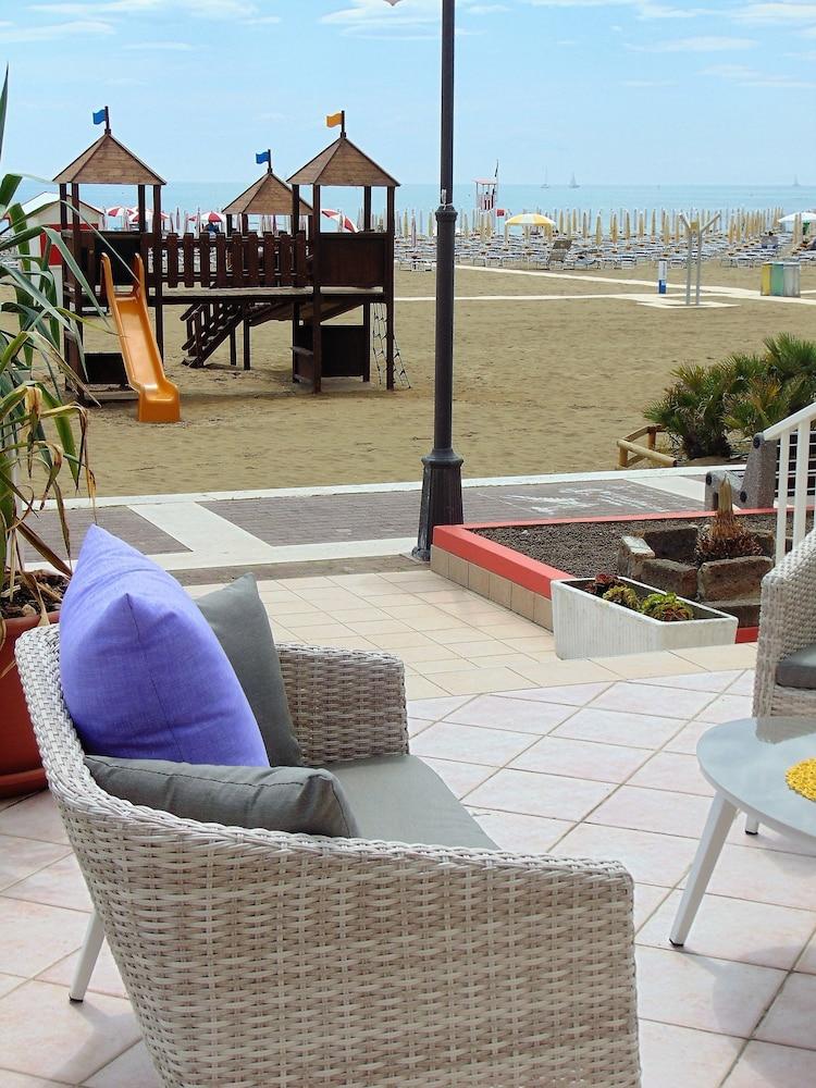 Hotel Columbus Caorle Exterior photo