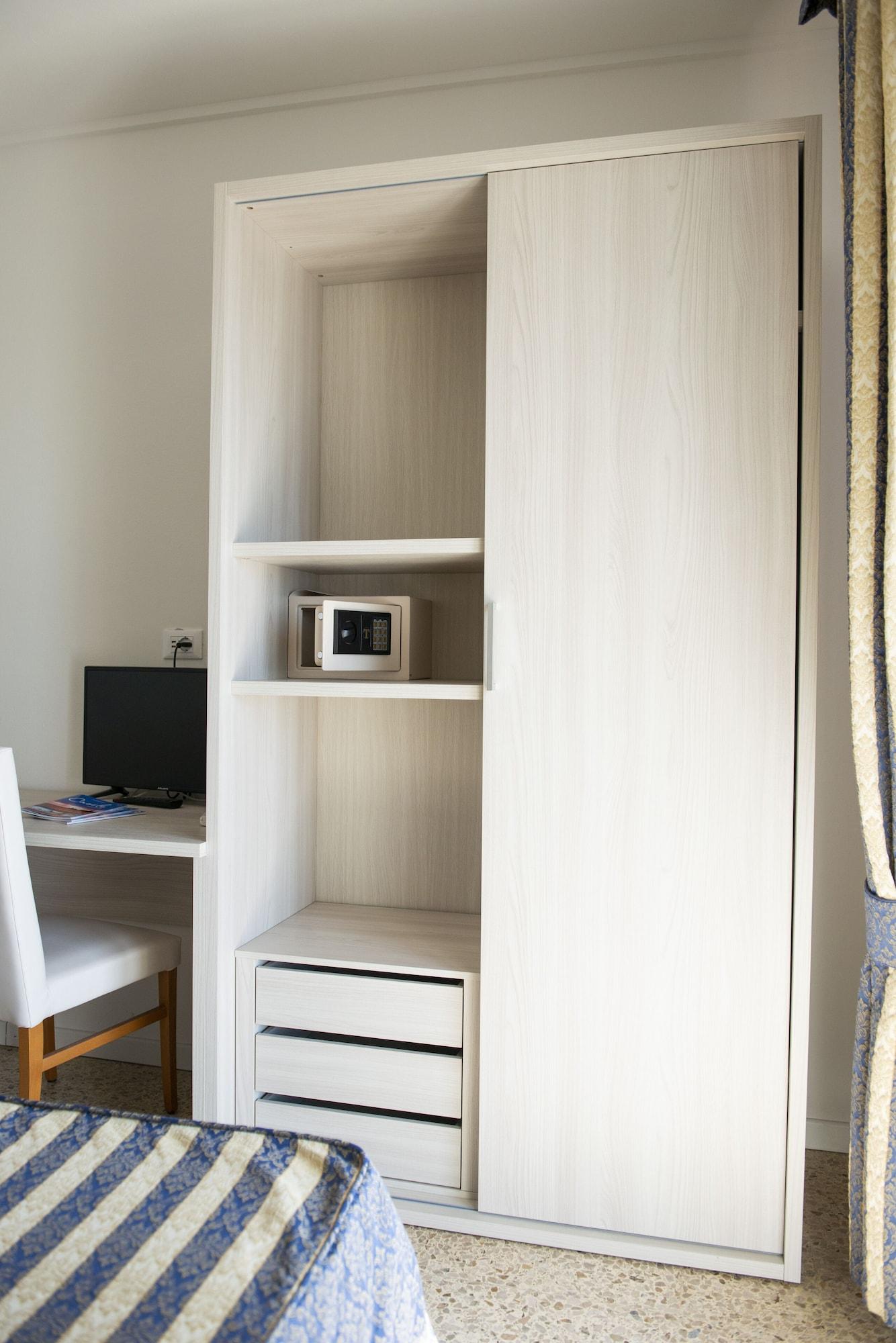 Hotel Columbus Caorle Exterior photo