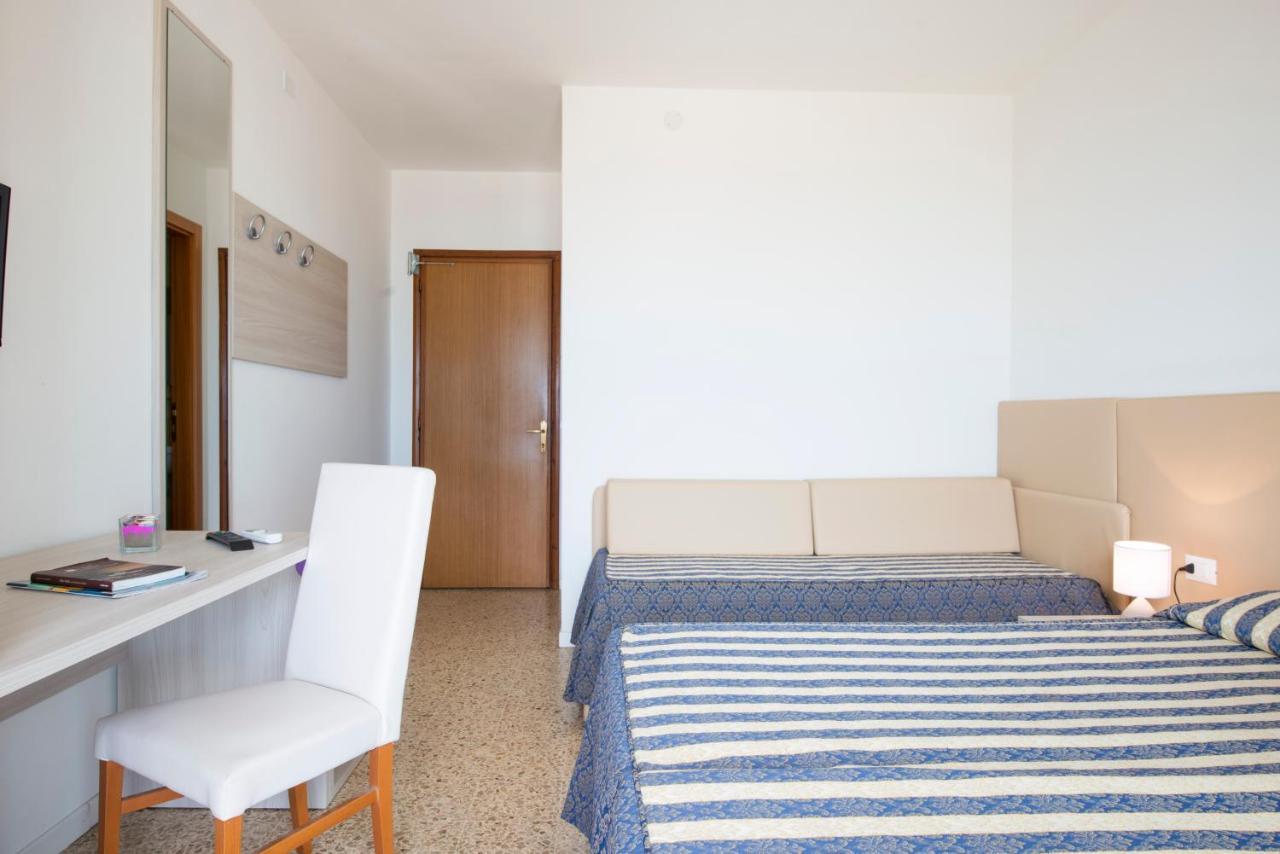 Hotel Columbus Caorle Exterior photo