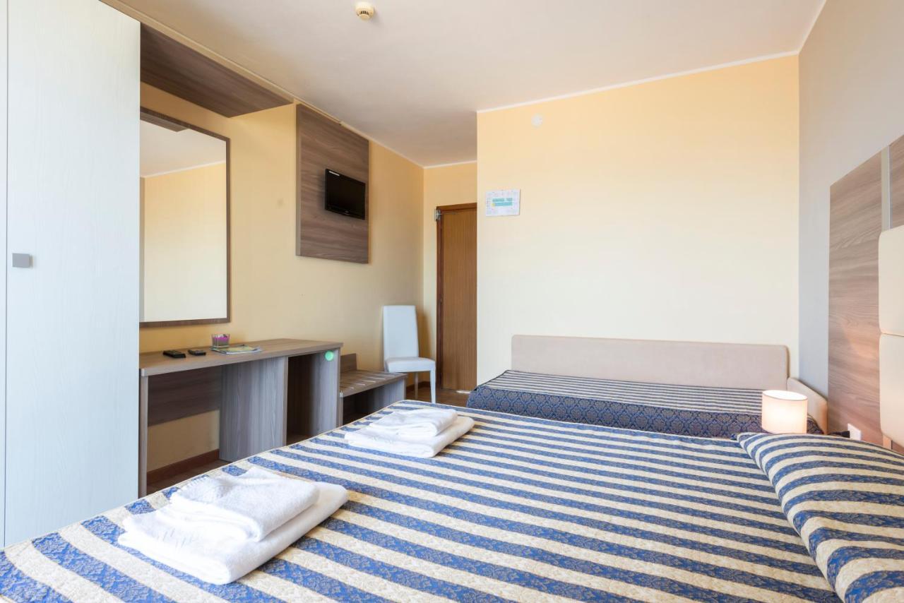 Hotel Columbus Caorle Exterior photo