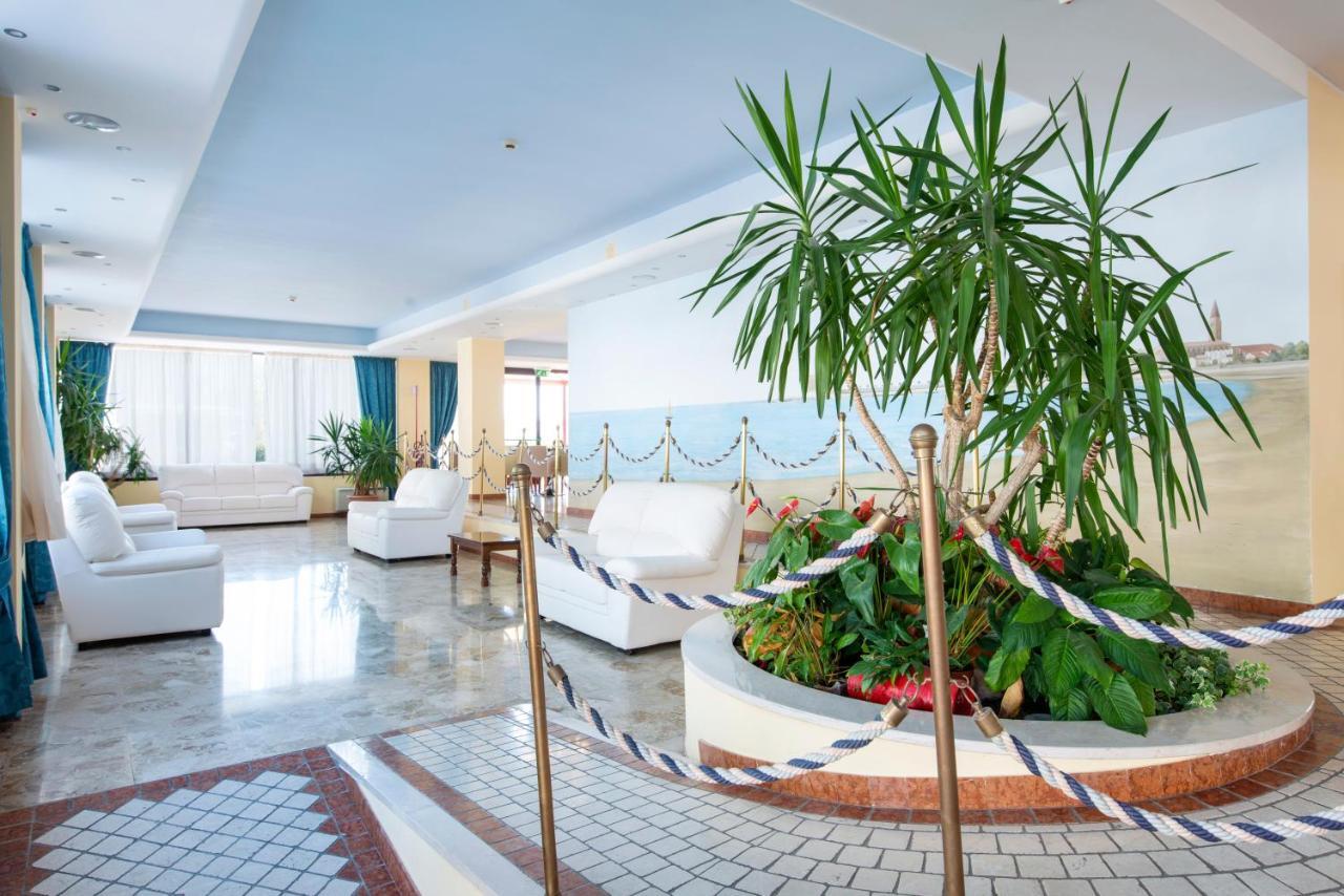 Hotel Columbus Caorle Exterior photo
