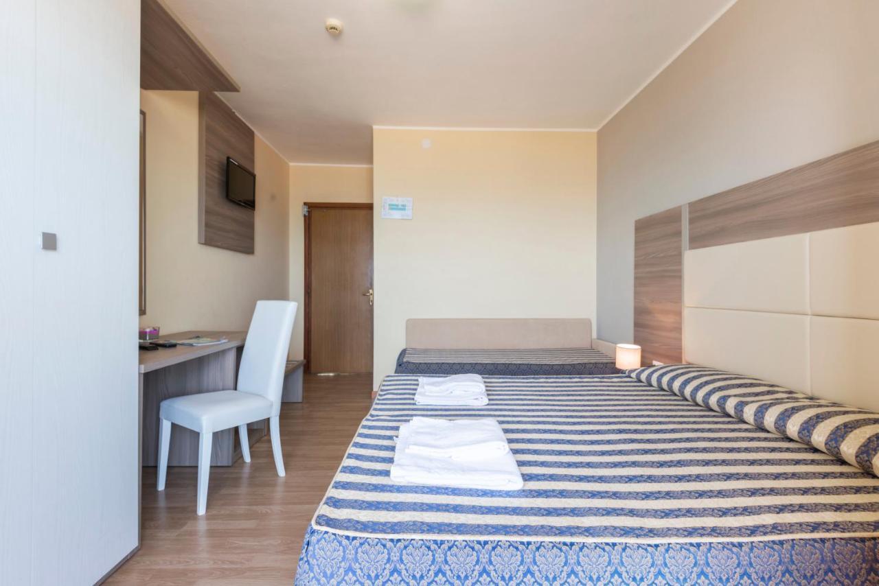 Hotel Columbus Caorle Exterior photo
