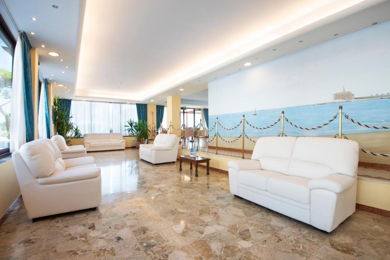 Hotel Columbus Caorle Exterior photo